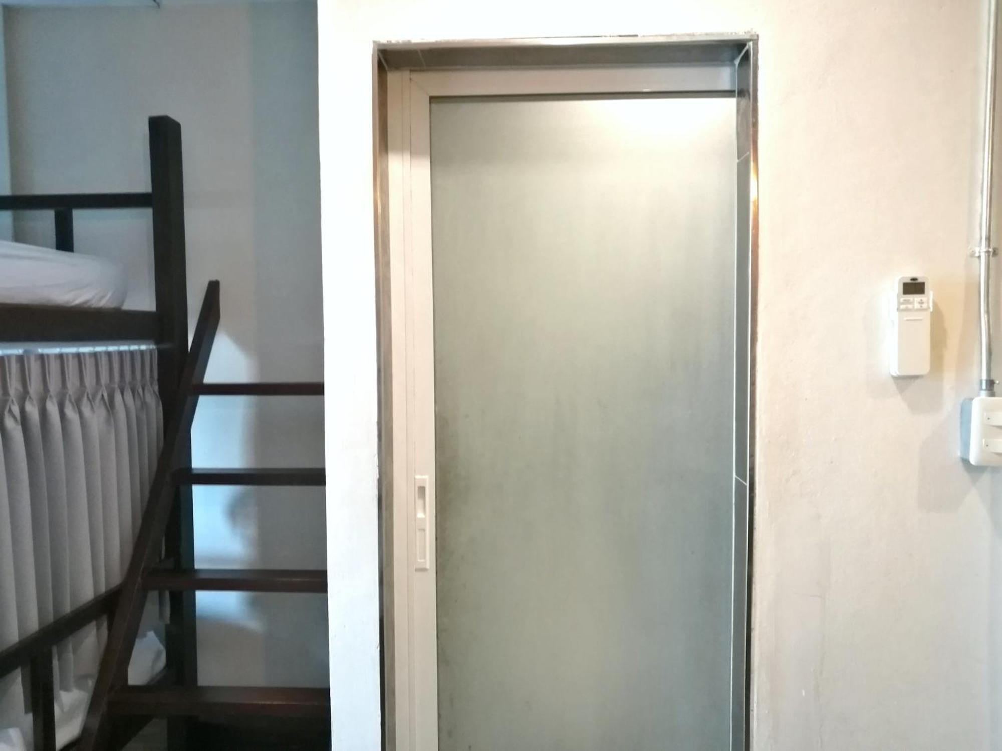 Phobphan Hostel Bangkok Exterior foto